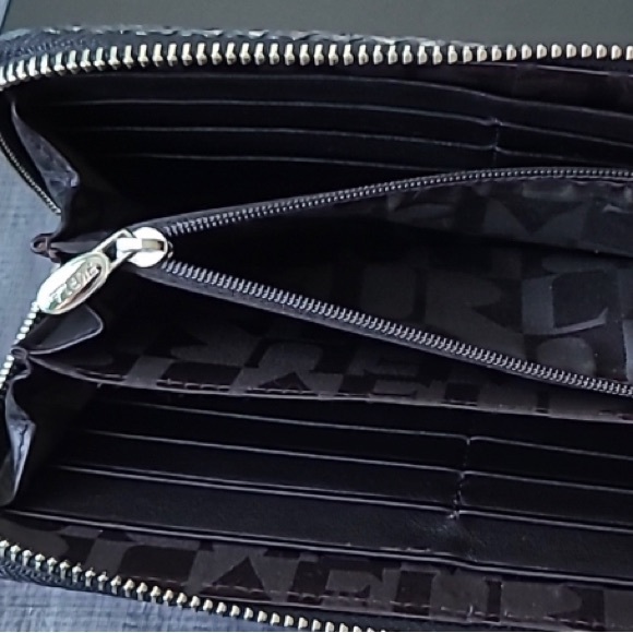 “FURLA” 🇮🇹 SNAKESKIN ZIP AROUND WALLET. EUC  ⭐️Sale w/Dis.Shipping! - Picture 3 of 8